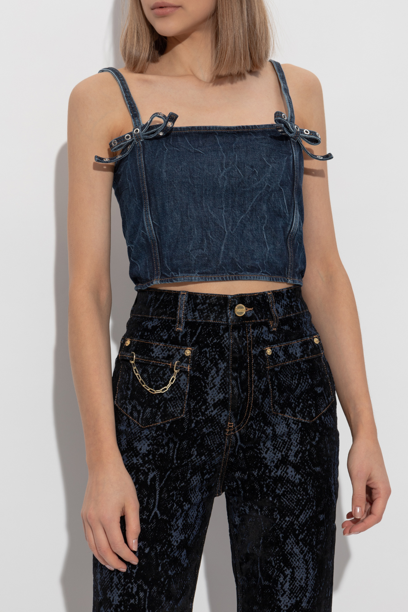 Tシャツ・カットソー GANNI DENIM RUFFLE TOP Ganni Ruffled denim crop top GANNI